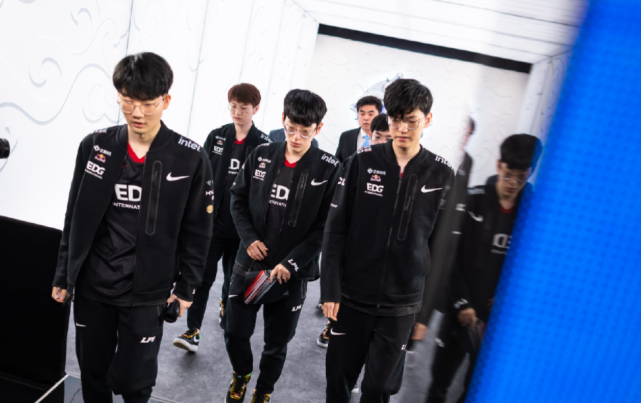 并为球队赢 并为球队赢