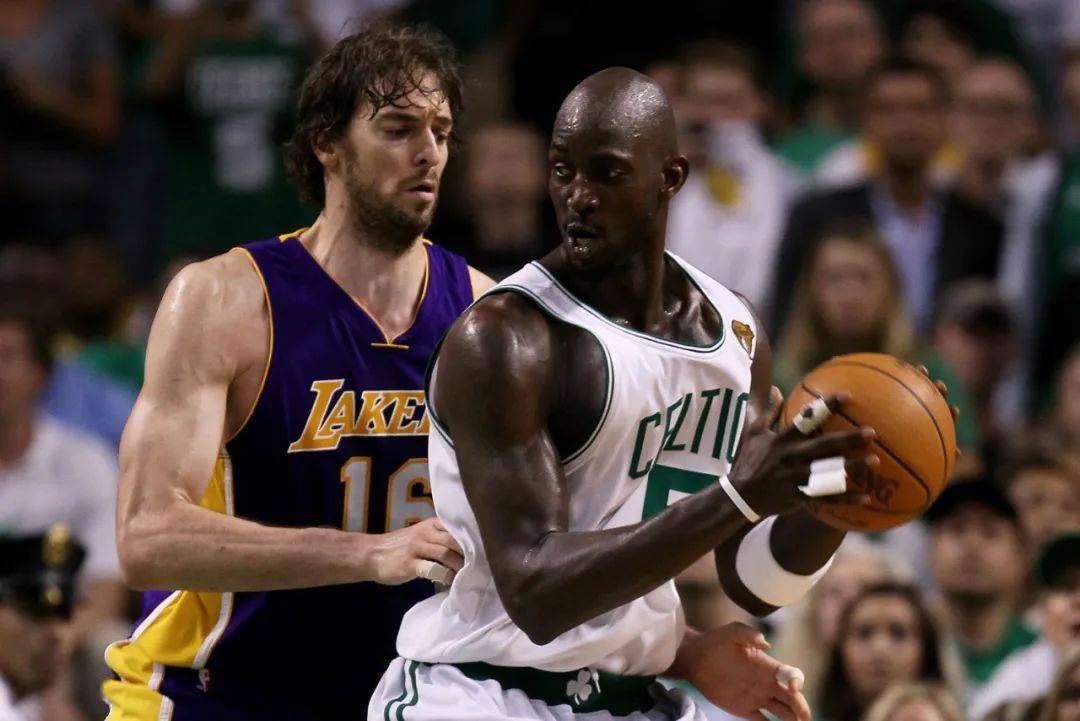 人陷入夹击 人陷入夹击